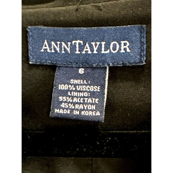 Ann Taylor size 6 fully lined black 3 button structured shoulders top blazer - Picture 3 of 5
